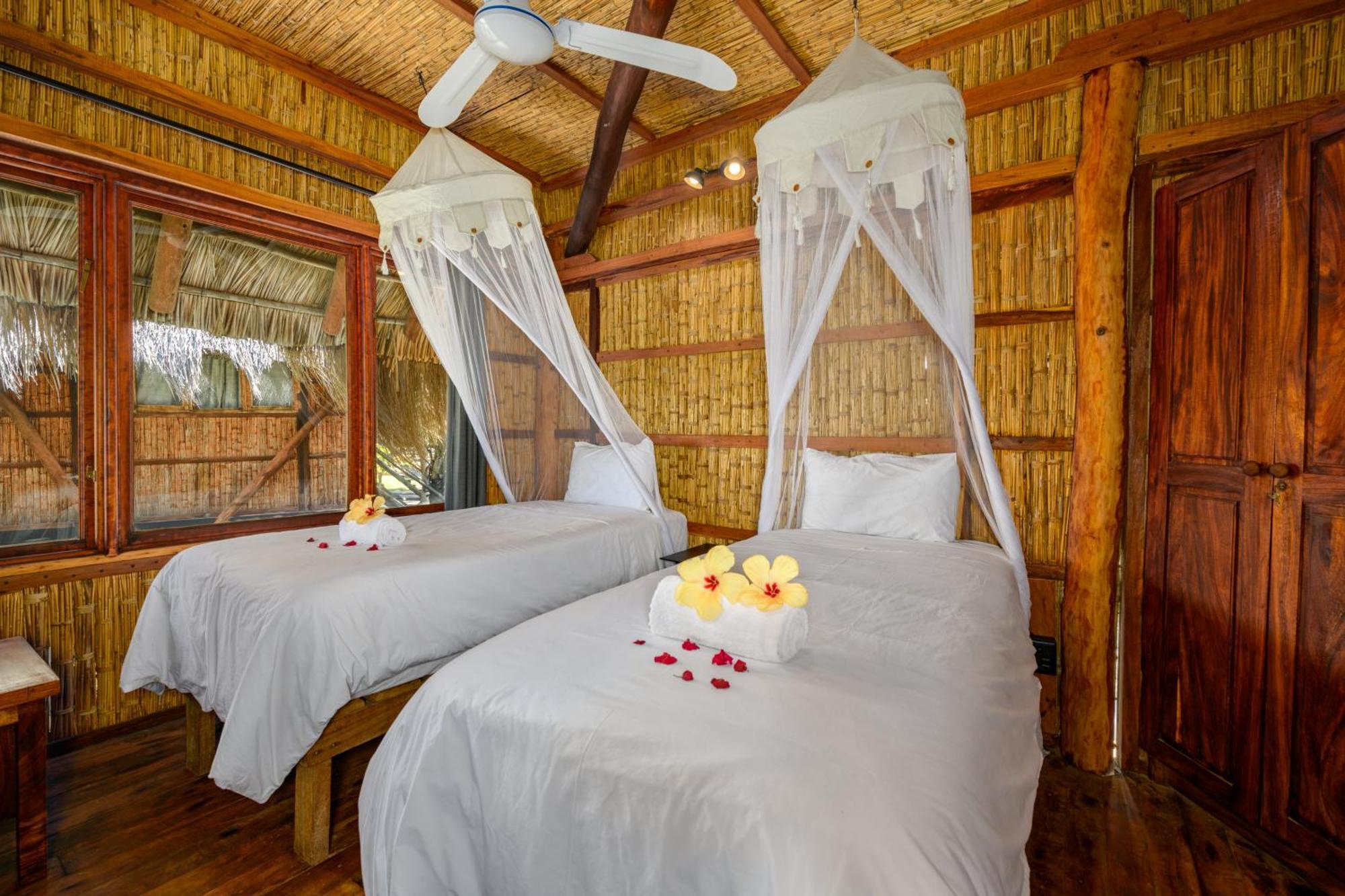 Ocean Pearl Beach Lodge Виланкулос Экстерьер фото